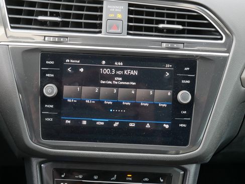 Used 2024 Volkswagen Tiguan SE image 22