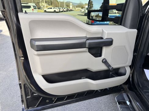 Used 2021 Ford F250 XL w/ STX Appearance Package image 10