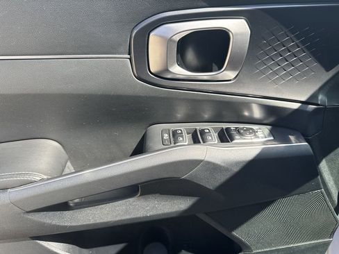 Used 2024 Kia Sorento S image 15