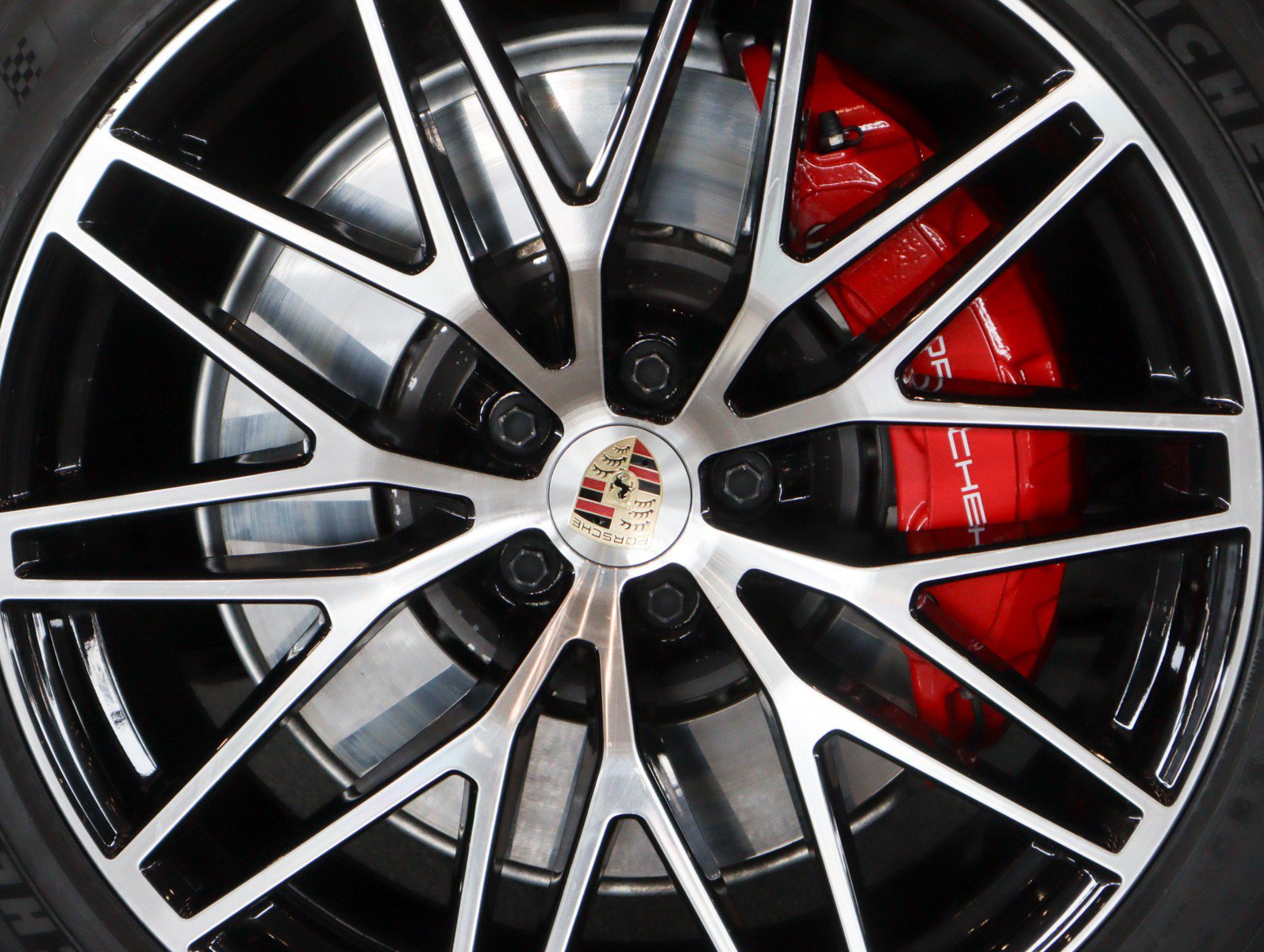 Certified 2023 Porsche Macan GTS AWD/4WD image 13