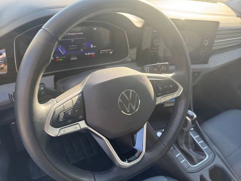 Used 2025 Volkswagen Jetta SE image 27