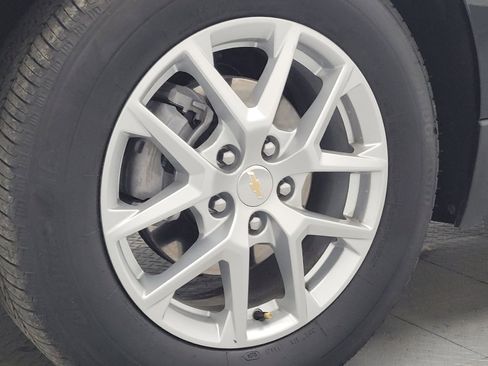 Used 2024 Chevrolet Equinox LS image 31