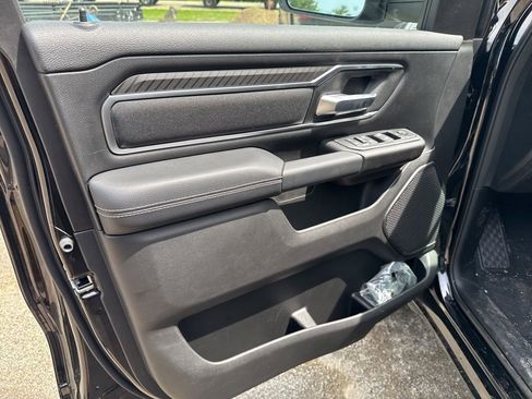 New 2026 RAM 1500 4x4 Crew Cab image 16