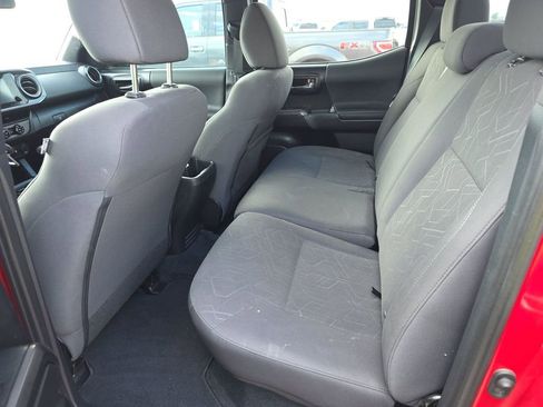 Used 2018 Toyota Tacoma TRD Off-Road w/ Technology Package image 4