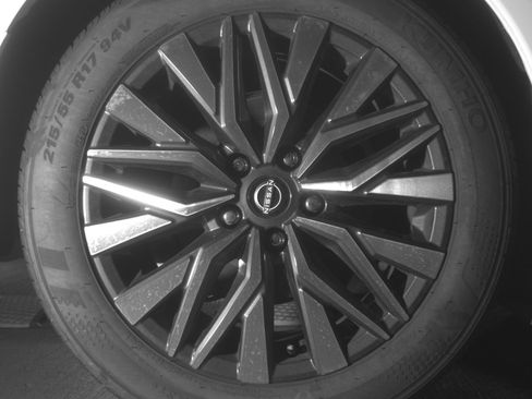 Used 2025 Nissan Altima 2.5 SV image 15