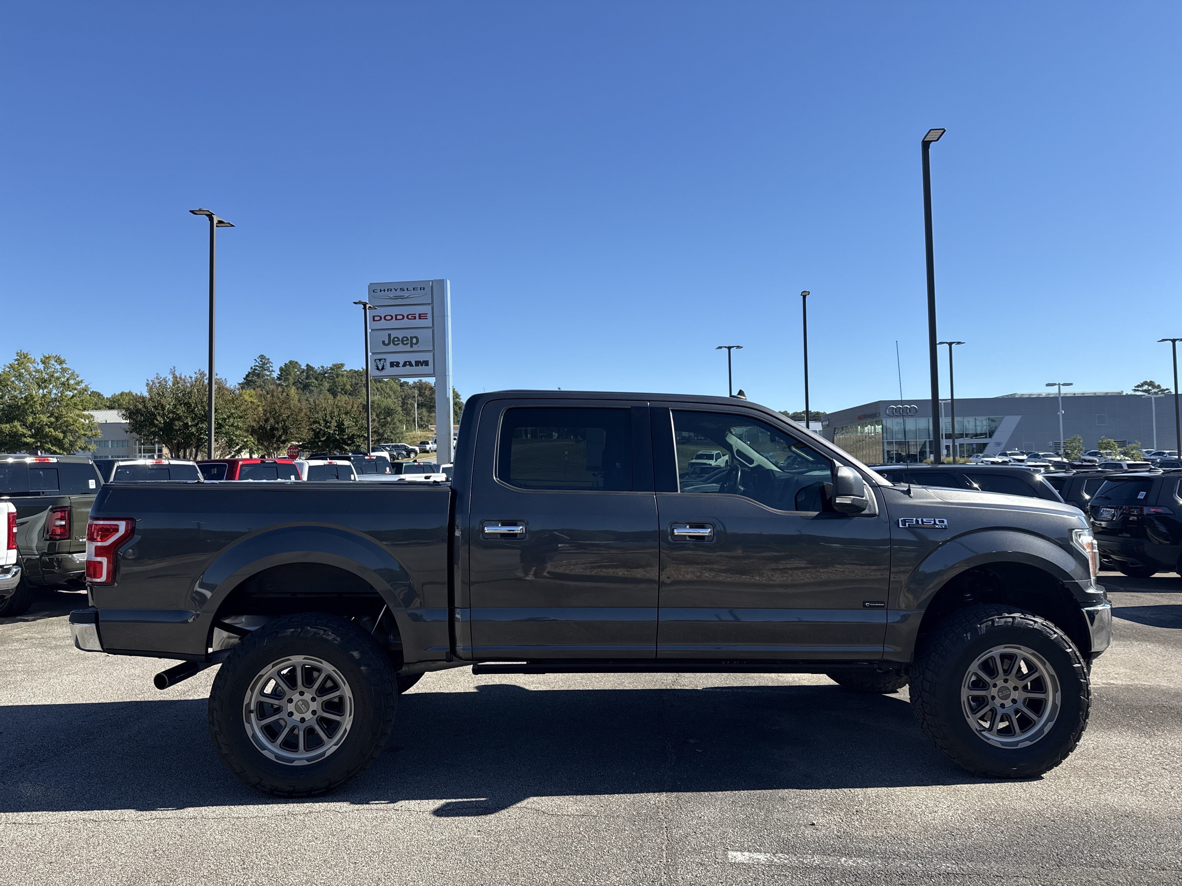 Used 2020 Ford F150 XLT w/ Equipment Group 302A Luxury AWD/4WD image 8