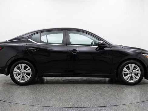 Used 2024 Nissan Sentra S FWD image 11