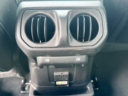 Used 2023 Jeep Wrangler Unlimited Sahara AWD/4WD image 27