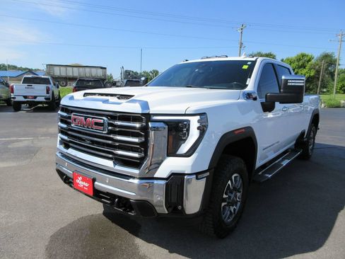Certified 2024 GMC Sierra 2500 SLT w/ SLT Convenience Package AWD/4WD image 11