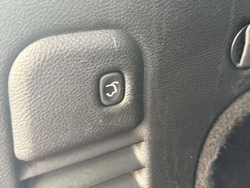 Used 2018 Jeep Grand Cherokee Limited image 27