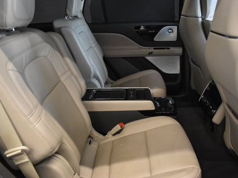 Used 2021 Lincoln Aviator Reserve w/ Equipment Group 202A image 19