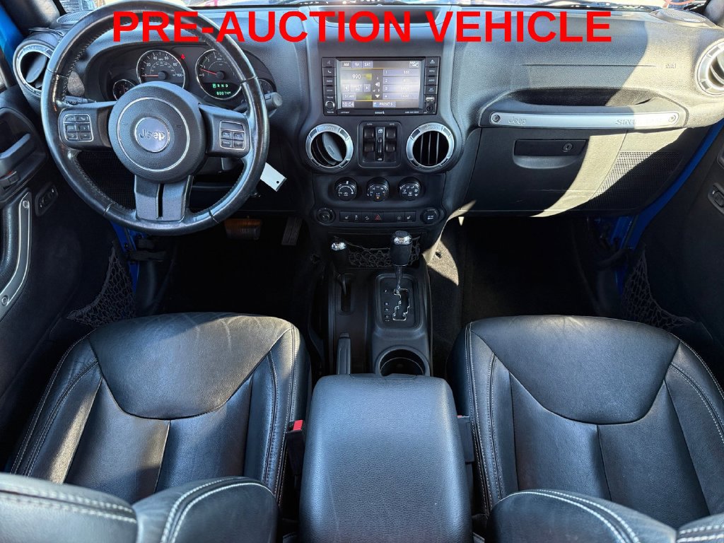 Used 2015 Jeep Wrangler Unlimited Sahara w/ Connectivity Group AWD/4WD image 12