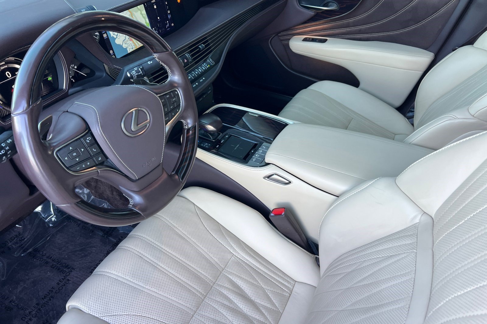 Used 2020 Lexus LS 500h w/ Luxury Package RWD image 4