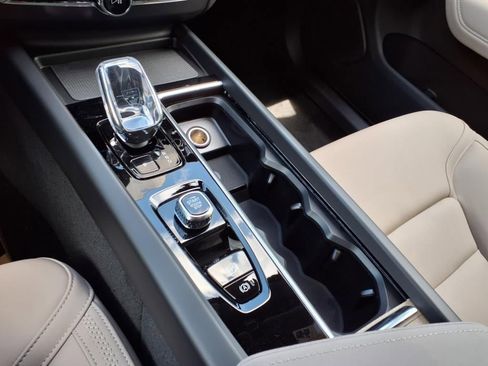 New 2026 Volvo XC60 B5 Core w/ Protection Package Premier image 14