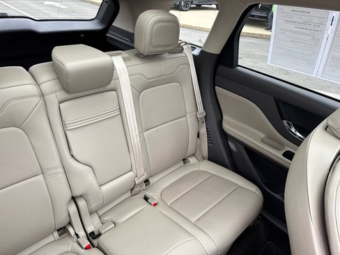 Used 2021 Lincoln Corsair FWD w/ Premium Package image 16