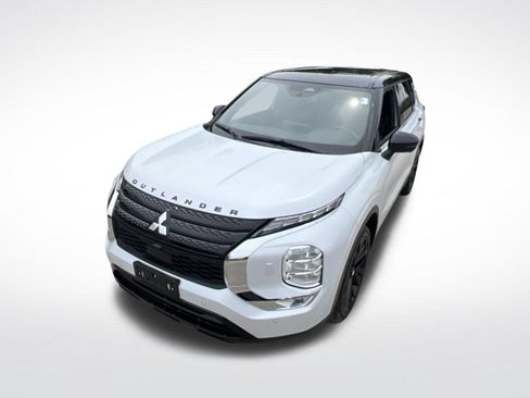 Used 2023 Mitsubishi Outlander SEL AWD/4WD image 39