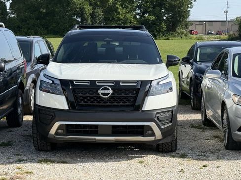 Used 2024 Nissan Pathfinder Rock Creek AWD/4WD image 2