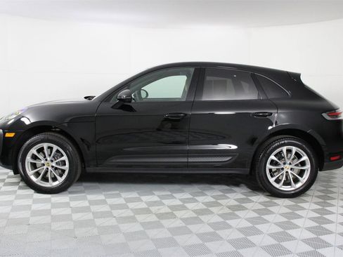Used 2025 Porsche Macan image 2