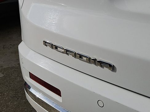 Used 2020 GMC Acadia Denali image 10