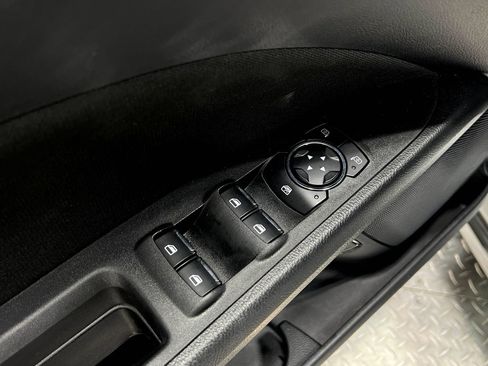 Used 2020 Ford Fusion SE FWD image 17