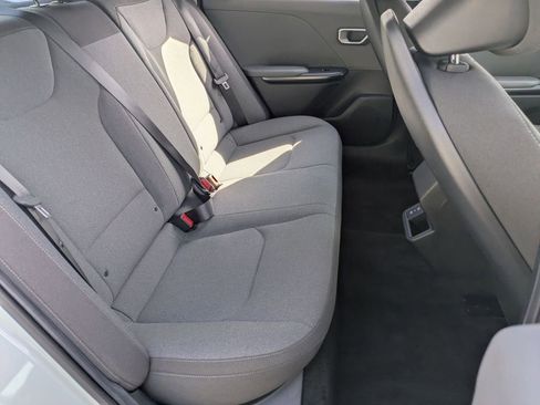 Used 2025 Kia K4 LXS image 27