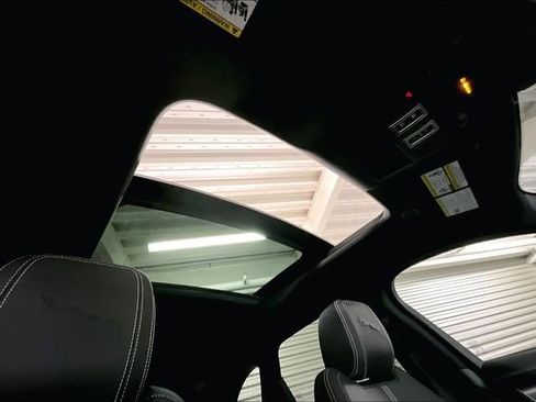 Certified 2024 Jaguar F-PACE R-Dynamic S image 30