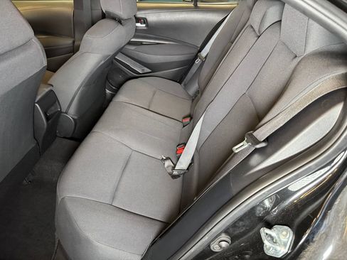 Used 2021 Toyota Corolla LE FWD image 21