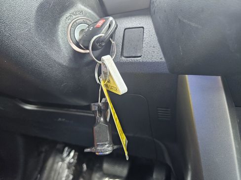 Used 2017 Toyota RAV4 LE image 17