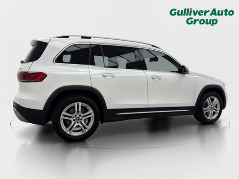 Used 2020 Mercedes-Benz GLB 250 4MATIC w/ Premium Package image 9