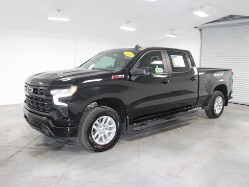 Used 2023 Chevrolet Silverado 1500 RST image 4