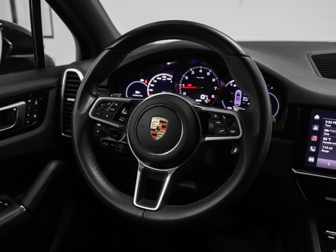 Certified 2023 Porsche Cayenne AWD/4WD image 31