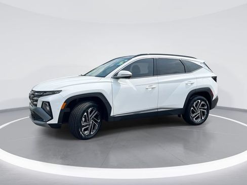 Certified 2025 Hyundai Tucson Limited AWD/4WD image 1