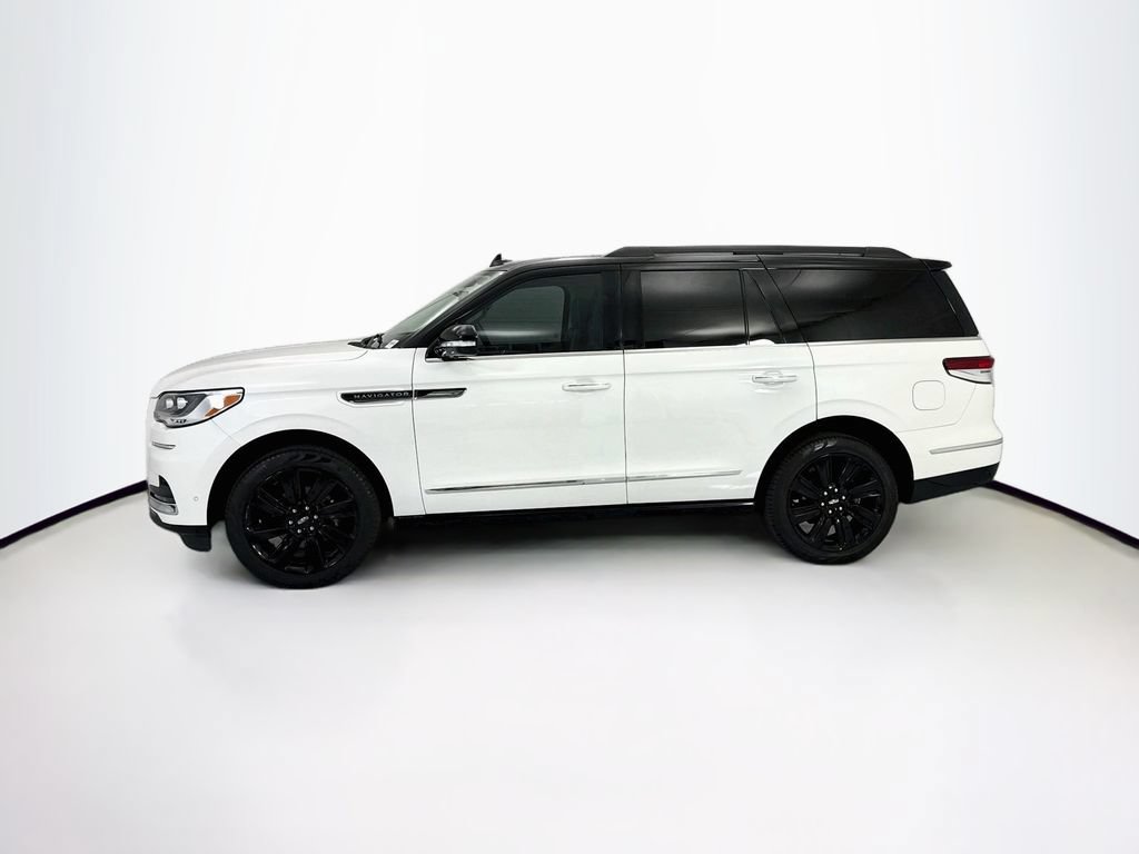 Used 2024 Lincoln Navigator Black Label AWD/4WD image 8