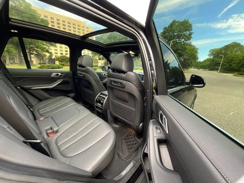 Used 2019 BMW X5 xDrive40i w/ Convenience Package AWD/4WD image 15