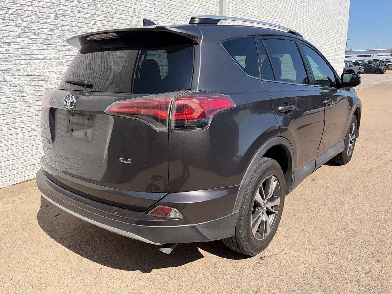 Used 2016 Toyota RAV4 XLE FWD image 3