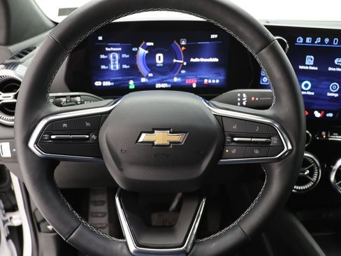 Used 2024 Chevrolet Blazer EV LT image 17