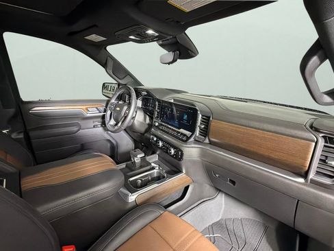 Certified 2025 Chevrolet Silverado 1500 High Country AWD/4WD image 25
