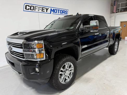 Used 2017 Chevrolet Silverado 2500 High Country w/ Duramax Plus Package AWD/4WD image 2