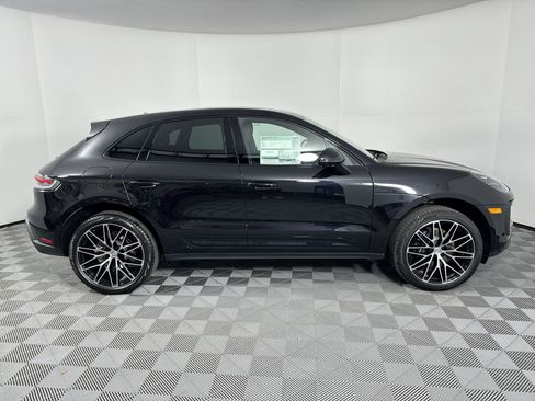 Certified 2025 Porsche Macan image 8