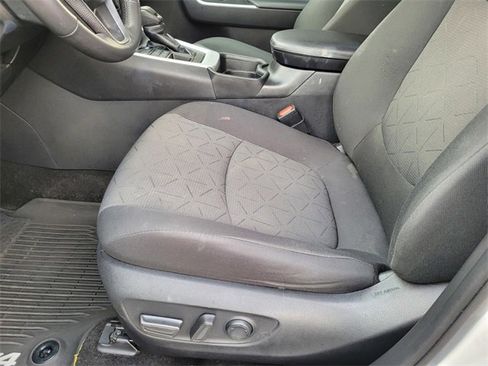 Used 2021 Toyota RAV4 XLE image 17