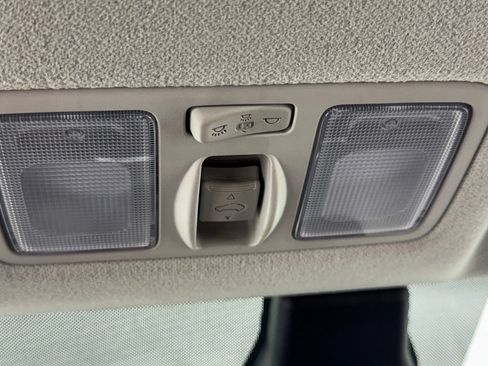 Used 2025 Hyundai Venue SEL FWD image 29