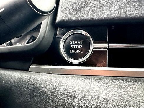 Used 2022 Mitsubishi Outlander ES image 16