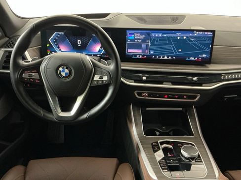 Used 2024 BMW X5 xDrive40i w/ Premium Package AWD/4WD image 9