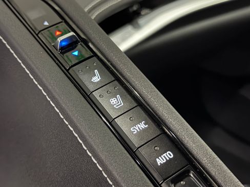 Used 2021 Chevrolet Corvette Stingray w/ Z51 Performance Package image 33