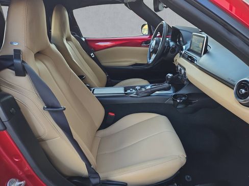 Used 2017 MAZDA MX-5 Miata RF Grand Touring image 24