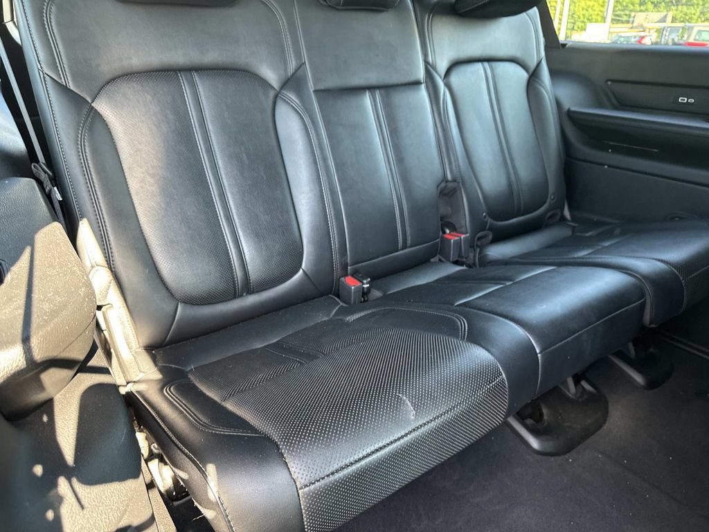 Used 2024 Jeep Wagoneer L Series III w/ Flexible Seating Group AWD/4WD image 27