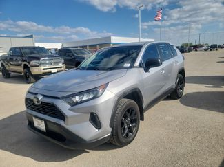 Used 2022 Toyota RAV4 LE video 1