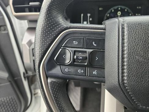 Certified 2025 Toyota 4Runner SR5 AWD/4WD image 23
