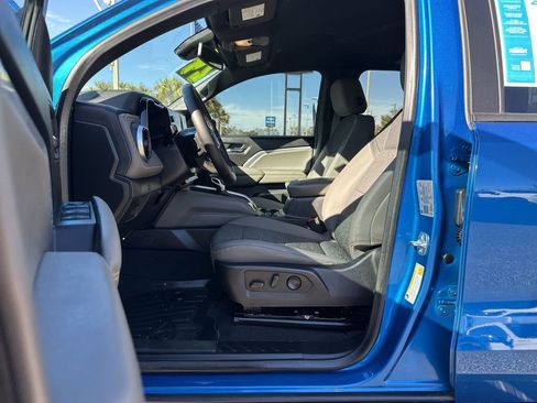 Used 2024 Chevrolet Colorado ZR2 w/ Technology Package image 19