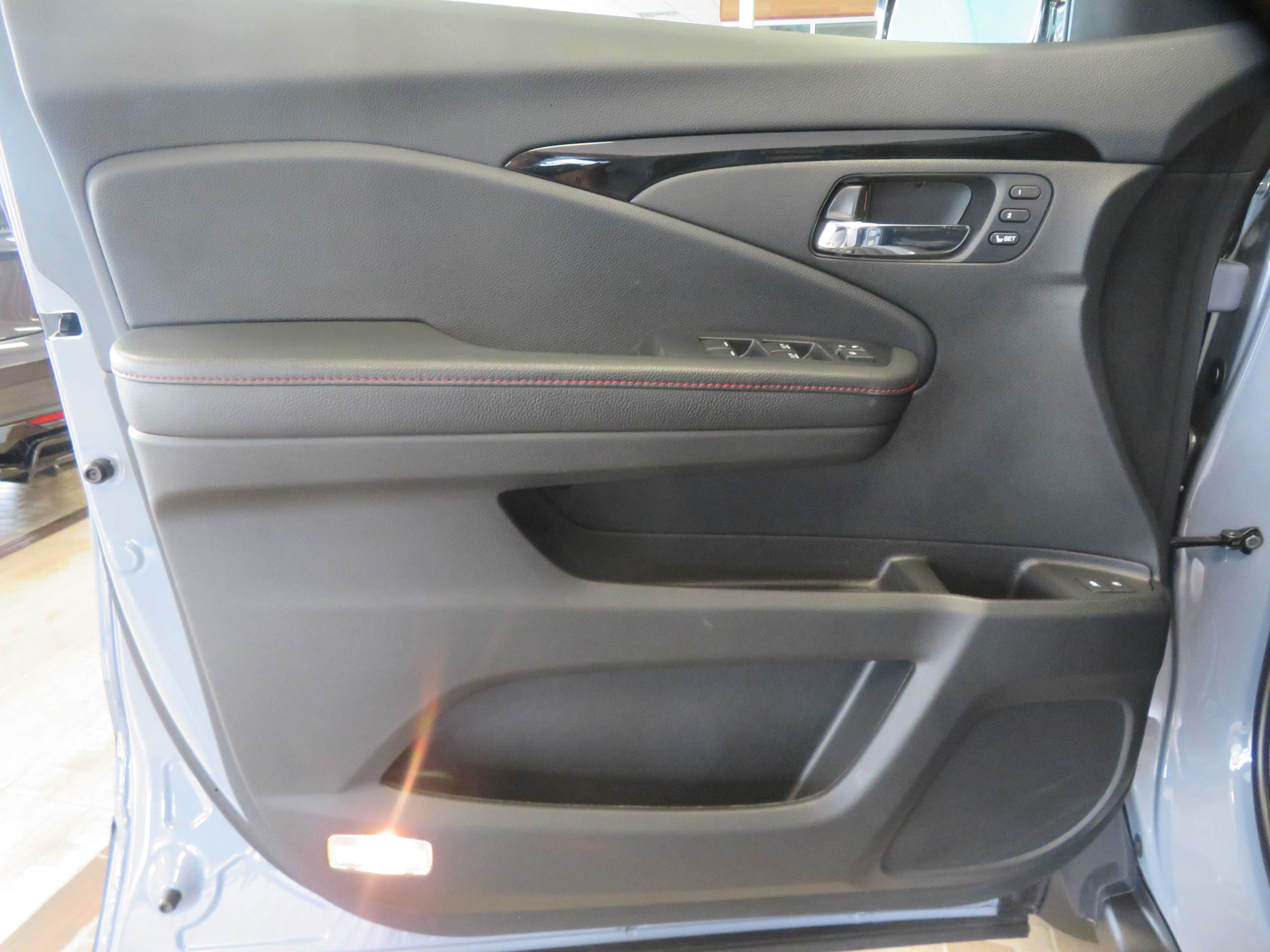 Used 2022 Honda Pilot Black Edition image 13